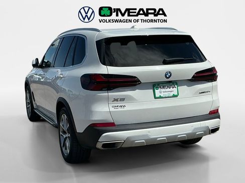 Used 2025 BMW X5 xDrive50e AWD/4WD image 3