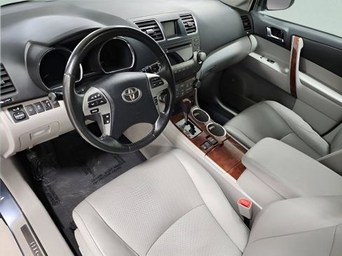 Used 2012 Toyota Highlander Limited w/ Tow Pkg image 24
