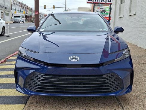 Used 2025 Toyota Camry LE image 2