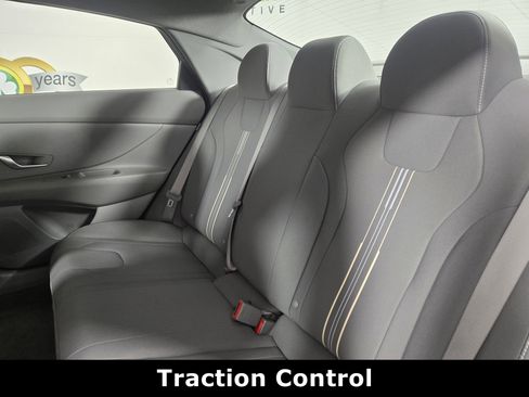 Used 2024 Hyundai Elantra SEL image 11