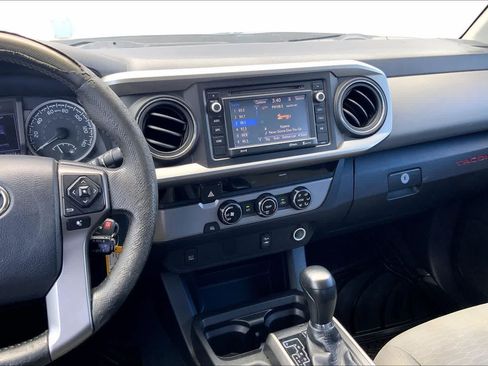 Used 2016 Toyota Tacoma SR5 RWD image 14