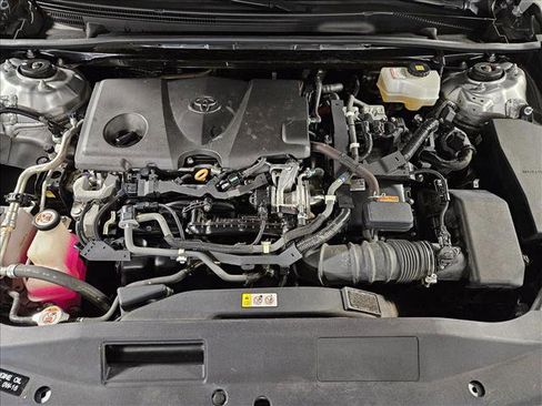 Used 2019 Toyota Camry LE image 21