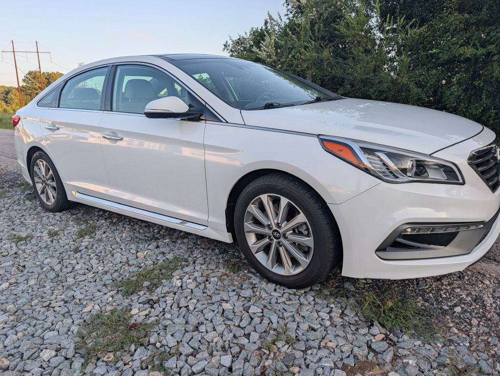 Used 2016 Hyundai Sonata Limited w/ Option Group 05 FWD image 7