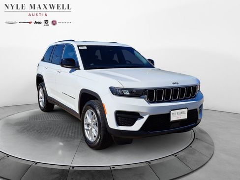 New 2025 Jeep Grand Cherokee Laredo X image 2