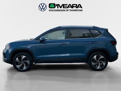New 2026 Volkswagen Taos SE image 2