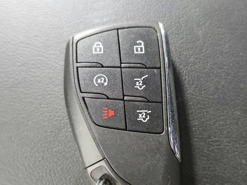 Used 2025 Chevrolet Suburban Z71 AWD/4WD image 14
