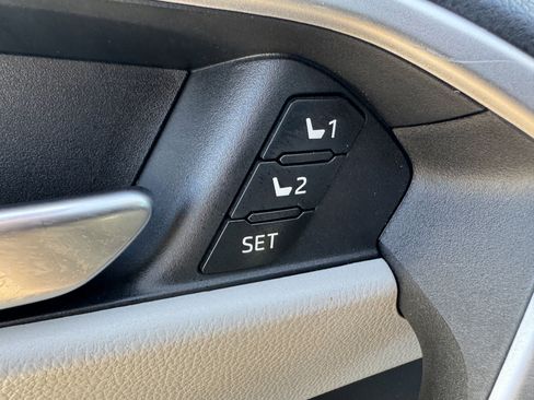 Used 2023 Toyota RAV4 XLE Premium image 10