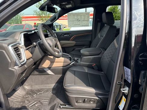 New 2026 GMC Canyon Denali w/ LPO, Denali Black Edition AWD/4WD image 13