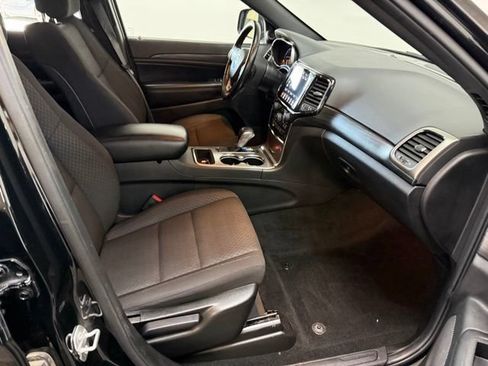 Certified 2022 Jeep Grand Cherokee Laredo E AWD/4WD image 40