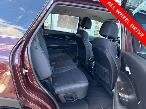 Used 2017 Kia Sorento LX image 23