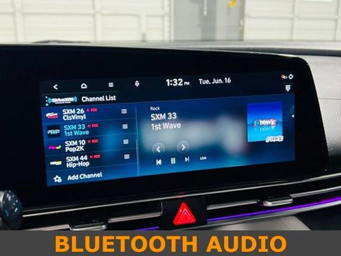 Used 2023 Hyundai Elantra Limited FWD image 6