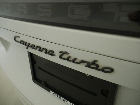 Certified 2023 Porsche Cayenne Turbo AWD/4WD image 11