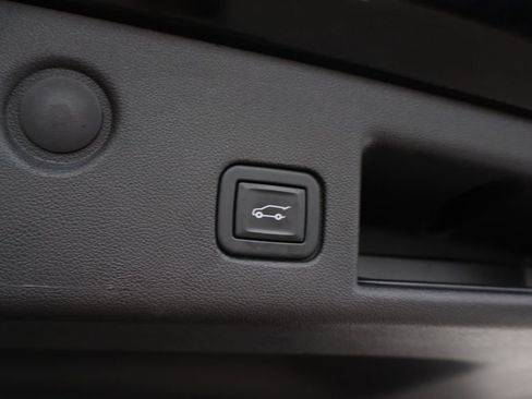 Used 2024 Chevrolet Equinox LT image 35