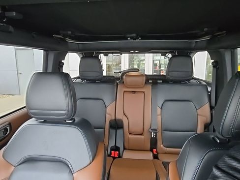Used 2023 Ford Bronco Outer Banks image 11