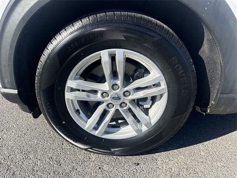 Used 2020 Ford Explorer XLT image 10