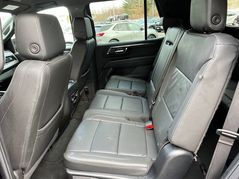 Used 2025 Chevrolet Tahoe Z71 image 21