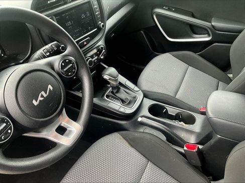 Used 2023 Kia Soul LX w/ LX Technology Package FWD image 19
