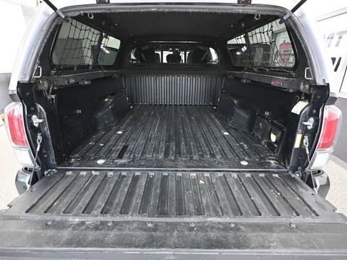 Used 2021 Toyota Tacoma TRD Off-Road w/ Technology Package AWD/4WD image 38