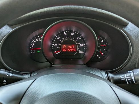 Used 2017 Kia Soul + image 25