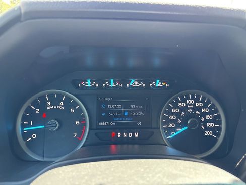 Used 2018 Ford F150 XLT w/ Equipment Group 302A Luxury AWD/4WD image 10