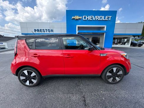 Used 2018 Kia Soul + FWD image 1