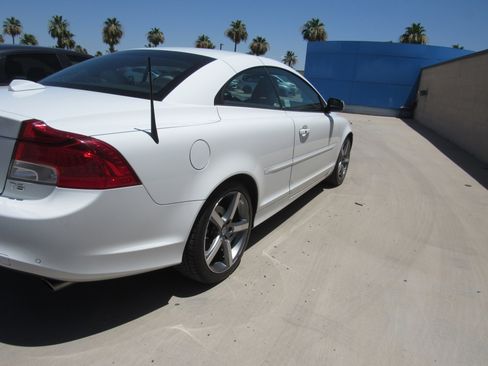 Used 2013 Volvo C70 T5 FWD image 3
