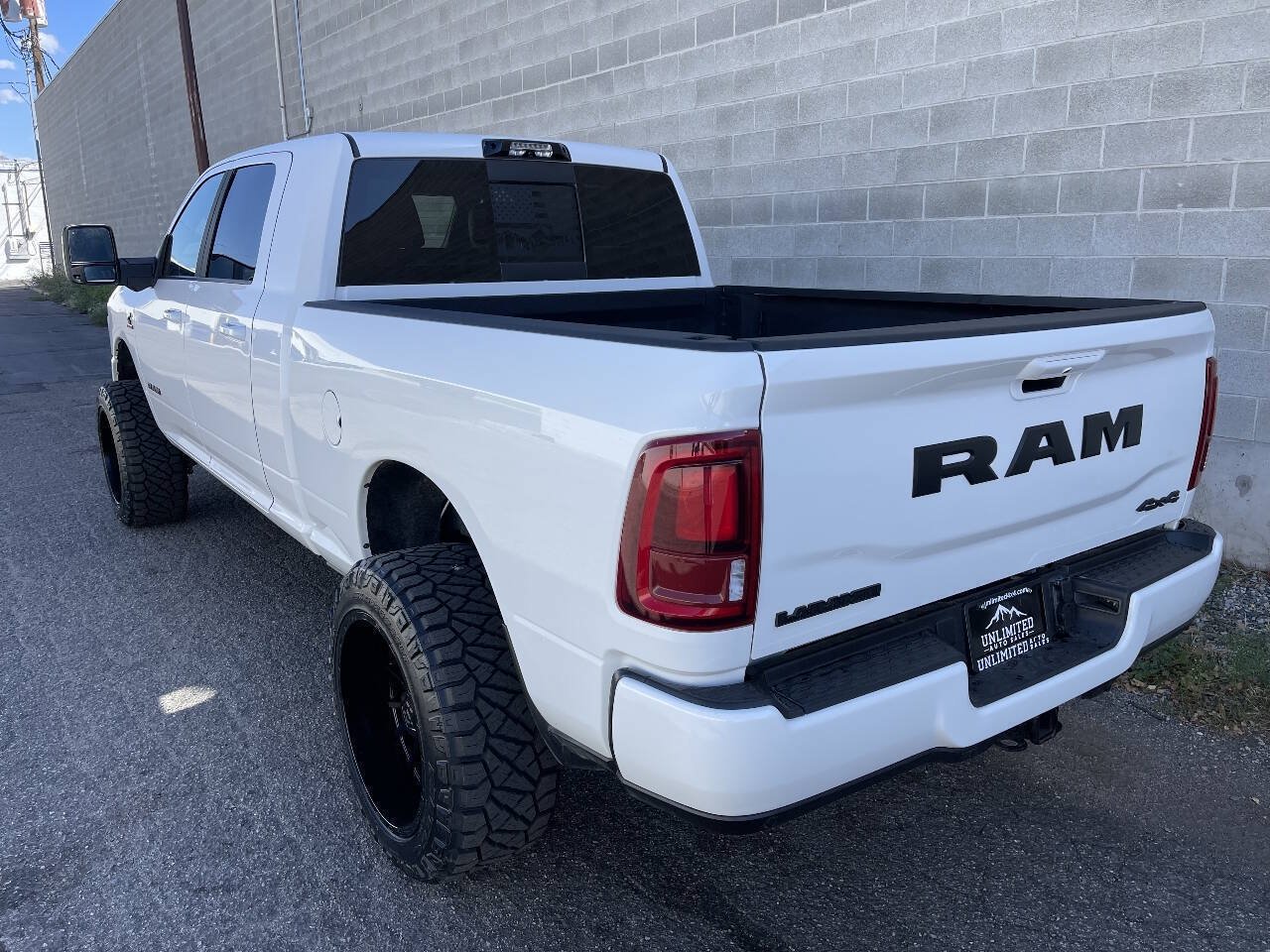 Used 2025 RAM 2500 Laramie w/ Night Edition AWD/4WD image 5