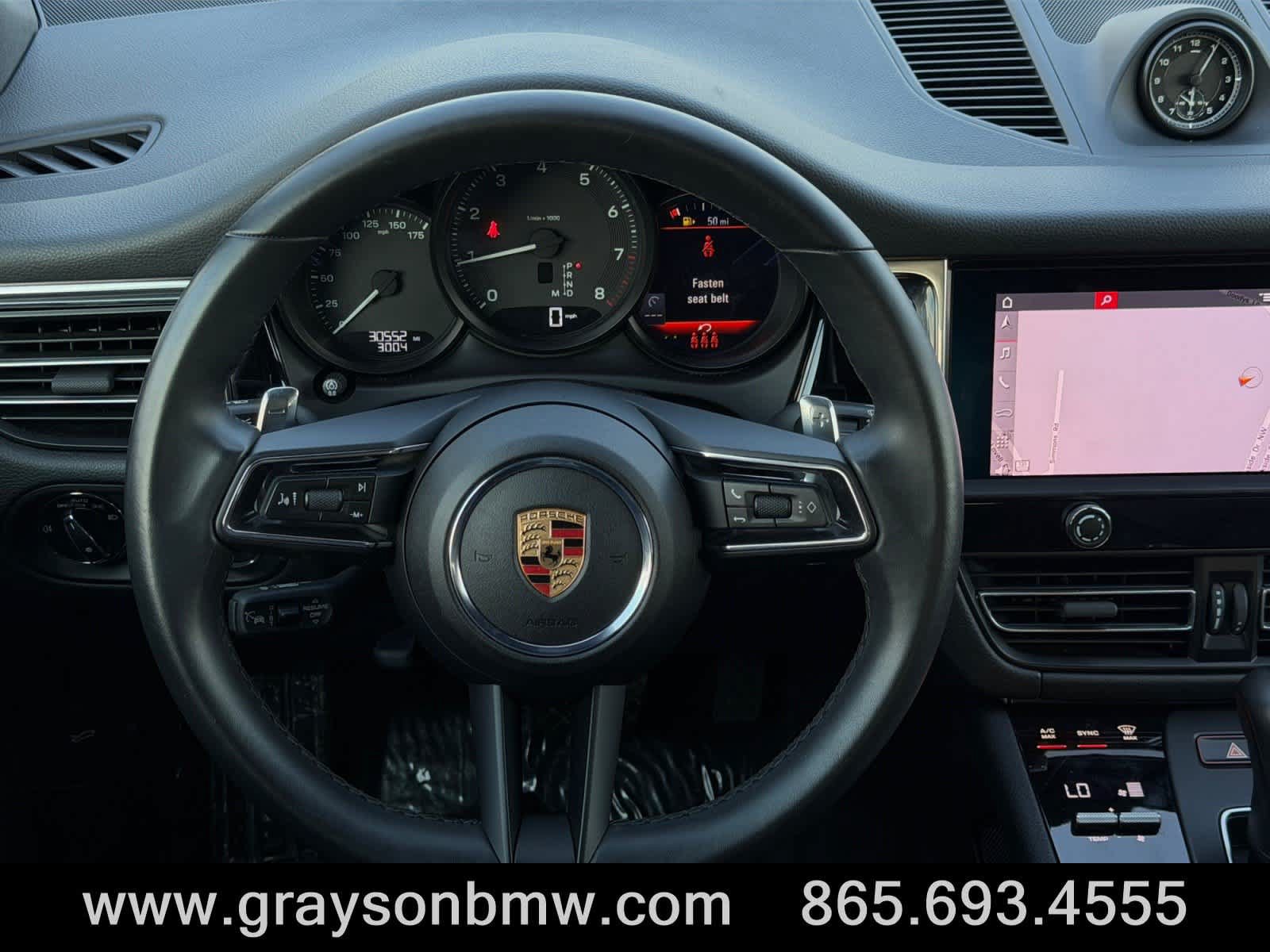 Used 2025 Porsche Macan AWD/4WD image 21