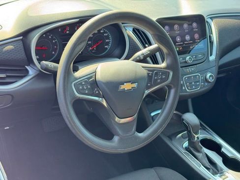 Used 2023 Chevrolet Malibu LT FWD image 17