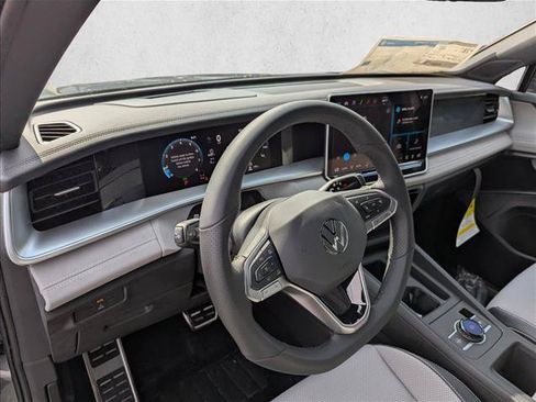 New 2026 Volkswagen Tiguan SE R-Line FWD image 12
