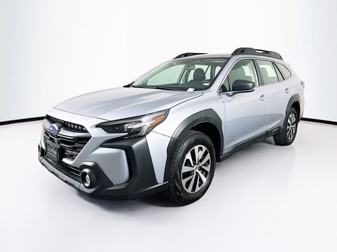 Used 2025 Subaru Outback image 3