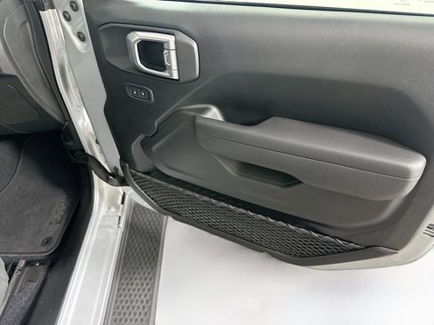 Used 2022 Jeep Wrangler Sport S image 29