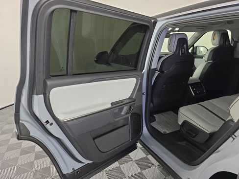 Used 2023 Rivian R1S Adventure image 17