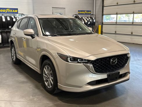 Certified 2025 MAZDA CX-5 AWD 2.5 S w/ Preferred Package image 3
