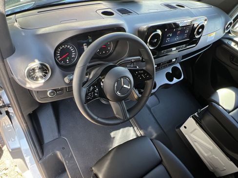 New 2026 Mercedes-Benz Sprinter 2500 image 21