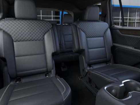 New 2026 GMC Acadia Denali w/ Super Cruise Package FWD image 33