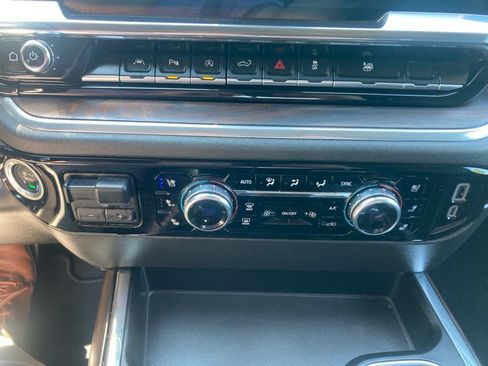 Certified 2025 GMC Sierra 1500 SLT w/ SLT Premium Plus Package AWD/4WD image 34