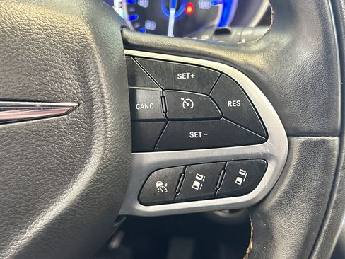 Used 2022 Chrysler Pacifica Pinnacle image 37