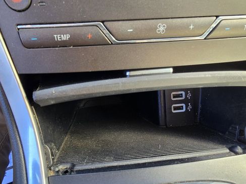 Used 2017 Ford Edge Titanium w/ Technology Package image 33