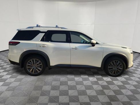 Used 2022 Nissan Pathfinder SL w/ SL Premium Package FWD image 4