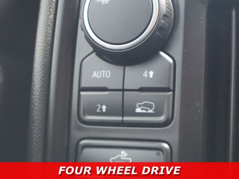 Used 2020 Chevrolet Silverado 1500 Custom w/ Custom Value Package image 23