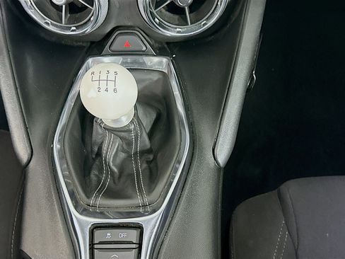 Used 2020 Chevrolet Camaro LT image 23