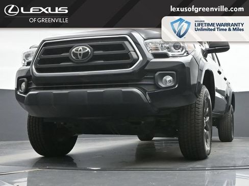 Used 2021 Toyota Tacoma SR5 AWD/4WD image 9