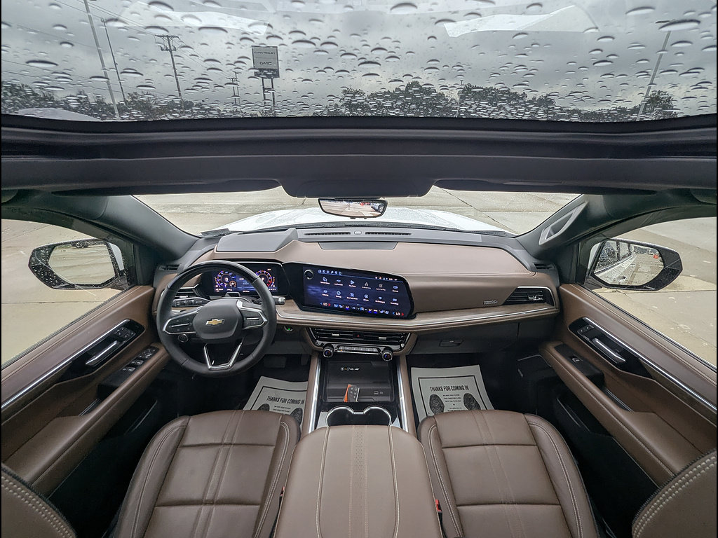 Used 2025 Chevrolet Suburban High Country AWD/4WD image 25