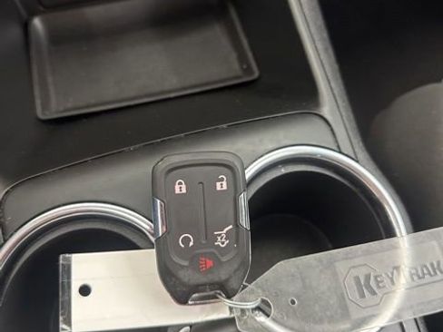 Used 2022 GMC Terrain SLT w/ Elevation Edition FWD image 3