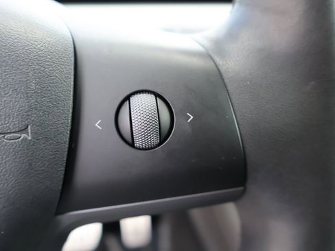 Used 2022 Tesla Model Y Performance image 42