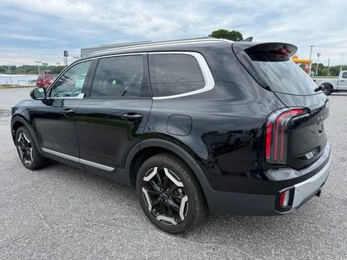 Used 2024 Kia Telluride EX w/ EX Captain's Chair Package FWD image 8