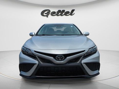 Used 2022 Toyota Camry SE w/ Audio Upgrade Package FWD image 2