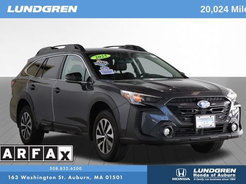 Used 2025 Subaru Outback Premium AWD/4WD image 1
