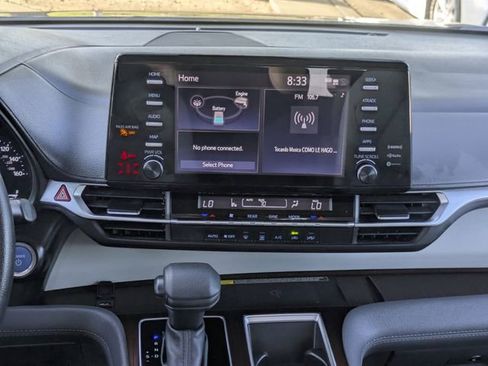 Used 2024 Toyota Sienna LE w/ LE Plus Package image 14